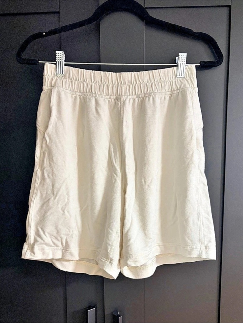 lululemon BeCalm Mid-Rise Bermuda Shorts Light Ivory XS